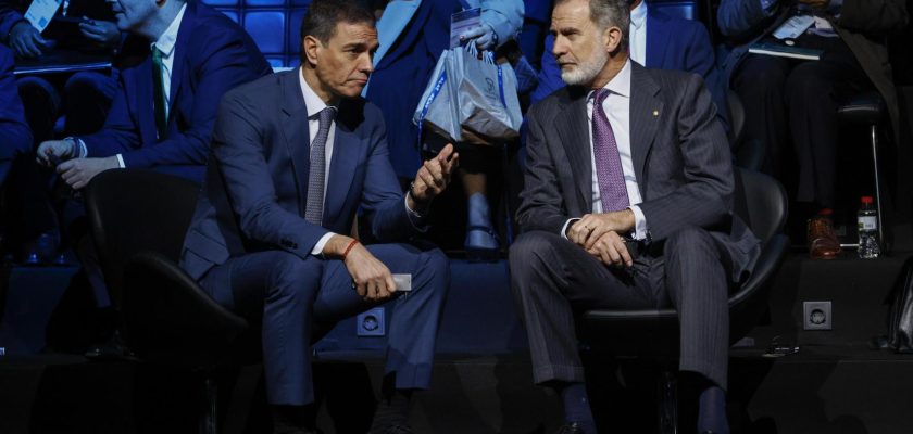 La conexión entre tecnología y política: el encuentro del rey Felipe VI y Pedro Sánchez en el Mobile World Congress