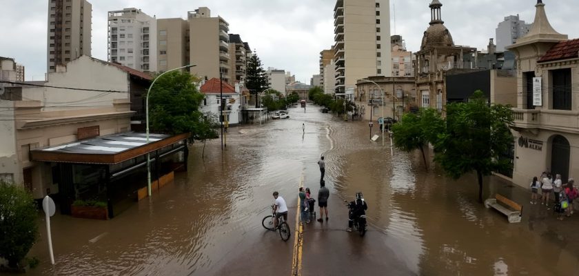 Bahía Blanca: La devastadora tormenta que dejó a una ciudad bajo el agua